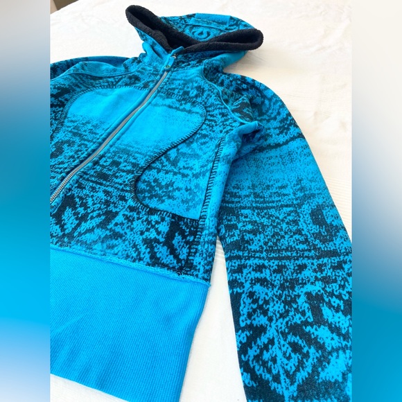 Lululemon Special Edition Fair Isle Snowflake Scuba Hoodie - Picture 6 of 15